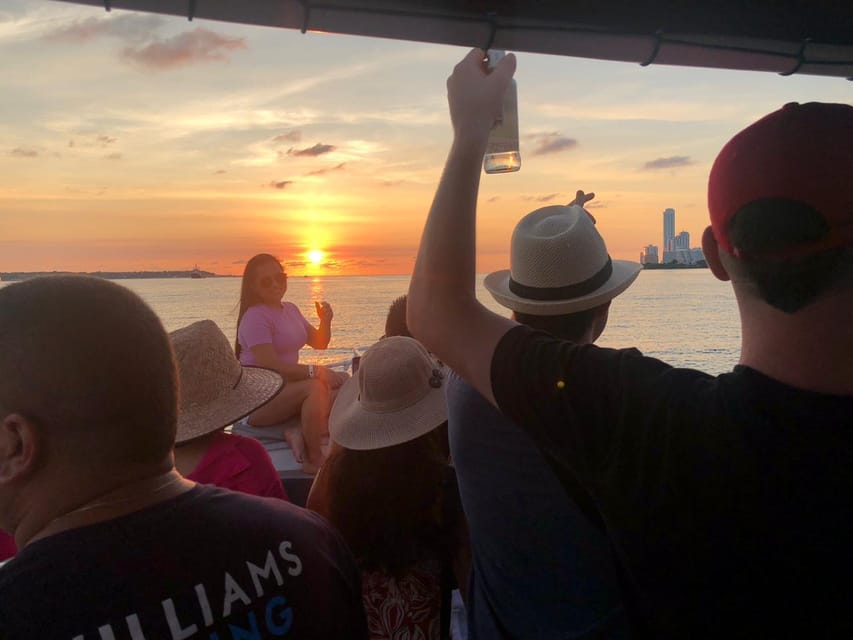 2-hour tour in Cartagena Sunset View in party boat - Open Bar Drinks and Music: What’s Included vs. What to Expect