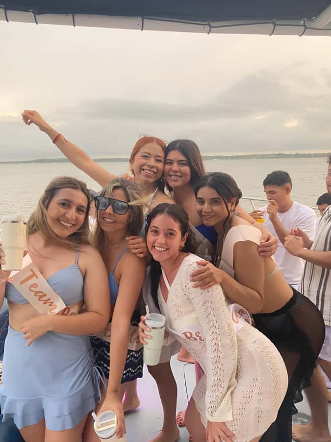 2-hour tour in Cartagena Sunset View in party boat - The After-Party Club Entry: How It Changes the Value