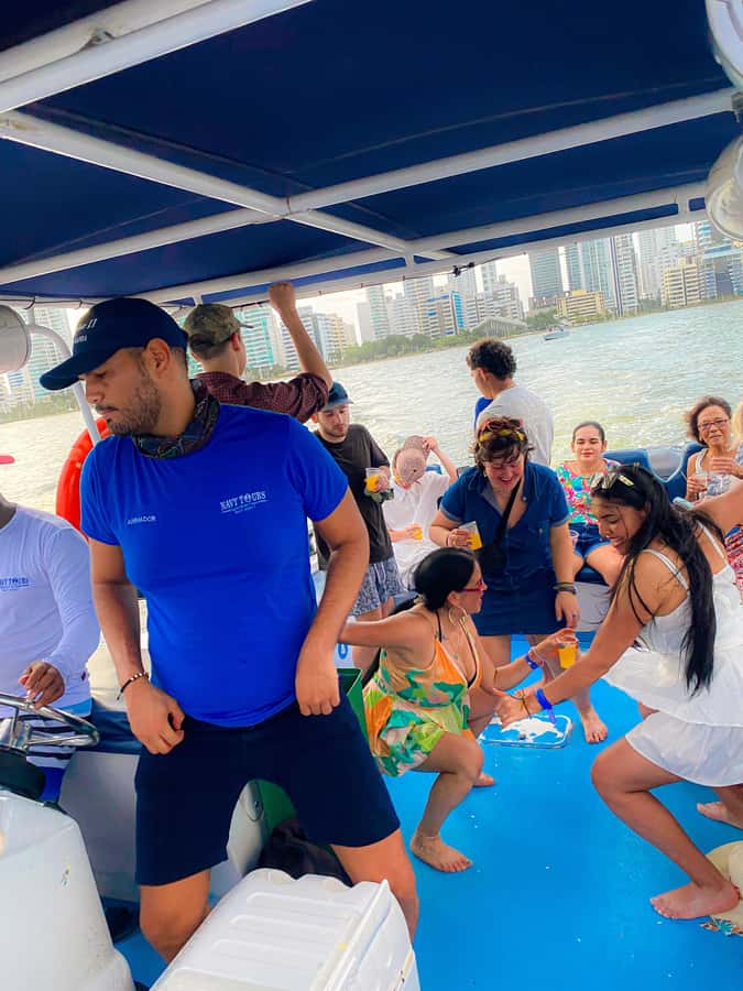 2-hour tour in Cartagena Sunset View in party boat - Who This Sunset Party Boat Suits Best