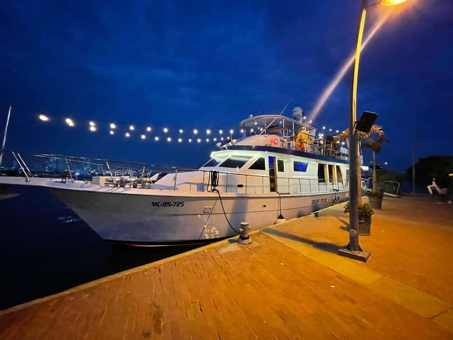 Cartagena: 4-course Culinary Experience aboard a catamaran - Why a catamaran dinner is the best way to see Cartagena at night