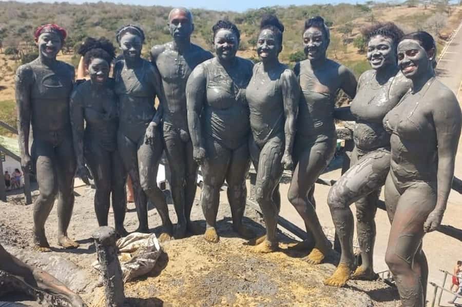 Cartagena: 4 Hour Private Tour to Totumo Mud Volcano - Getting to the crater: staircase climb and first-contact mud