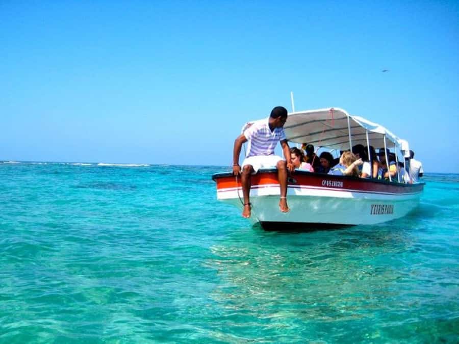 Cartagena: All-Inclusive Rosario Islands Speedboat Tour - Isla Barú (Playa Tranquila): Lunch on a Quiet Beach and a Second Swimming Window