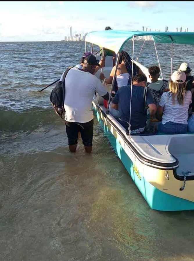 Cartagena: BEACH DAY ON TIERRA BOMBA ISLAND PUNTARENA - Using the On-Site Team and English WhatsApp Support