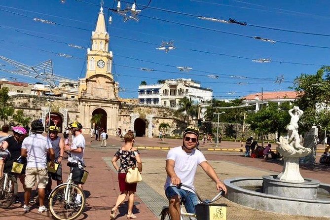 Cartagena Bike Tour - Guides: the difference between seeing Cartagena and understanding it