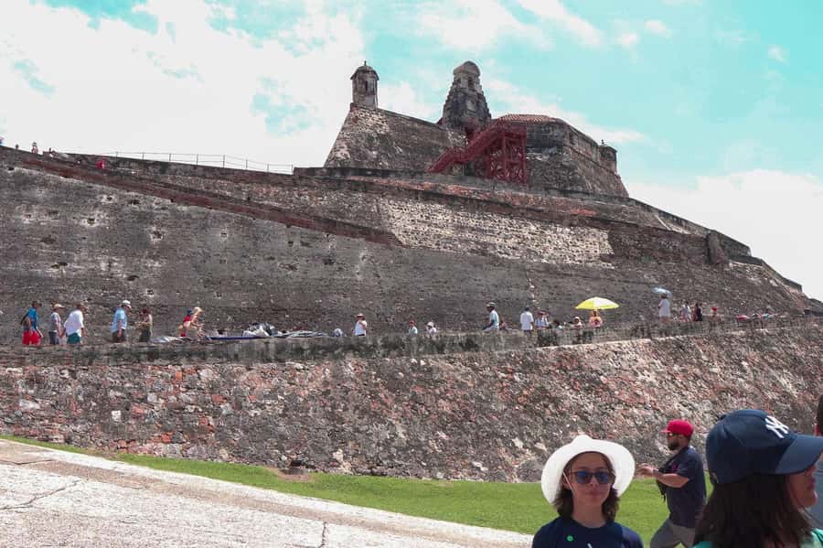 Cartagena: BILINGUAL CITY TOUR San Felipe Castle & Old city - Why the Chiva Bus + San Felipe combo is worth your time