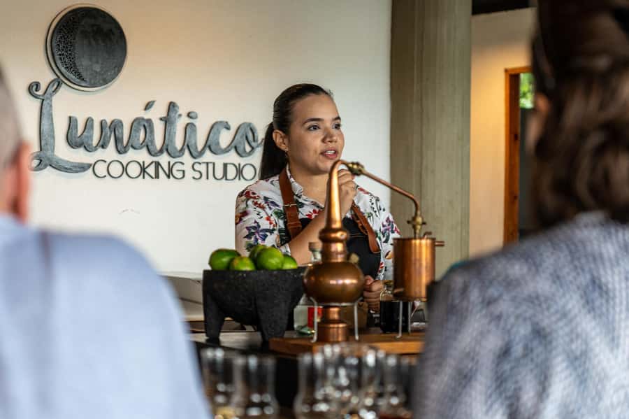 Cartagena: Boutique Rum and Chocolate Tasting at Lunático - The Views at Castillo San Felipe Change the Mood of the Whole Class