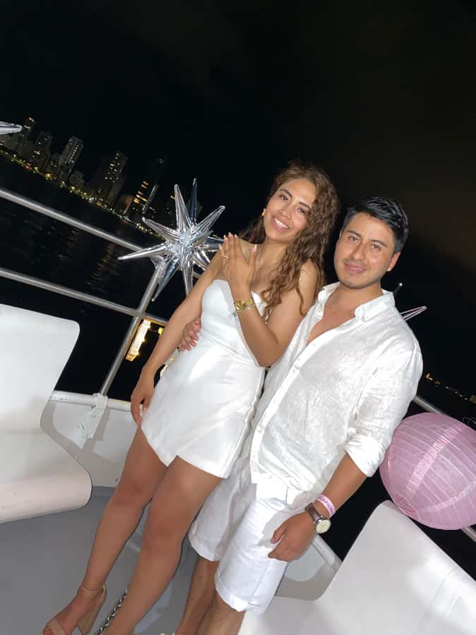 Cartagena: Buffet & party night,cocktails sailing in the bay - Price and value: what you’re really paying for at $107 per person