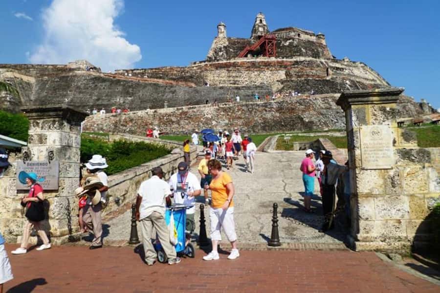 Cartagena: CITY TOUR OVERVIEW of the city Boots castle chiva - The Chiva panoramic view of San Felipe de Barajas