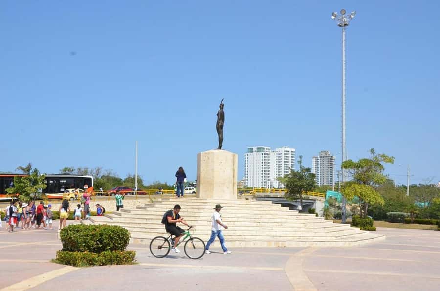 Cartagena: CITY TOUR OVERVIEW of the city Boots castle chiva - Practical tips that will make your day easier