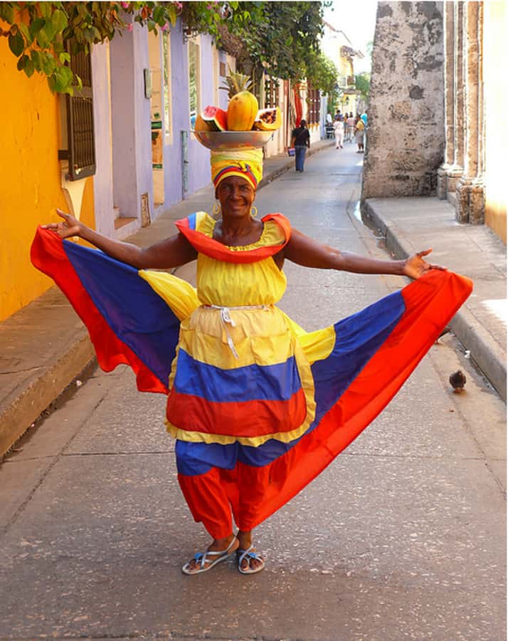 Cartagena City Tour with San Felipe Castle & Old Town Walk - Centenario Park: Sloths, Monkeys, and Iguanas in the Middle of the City