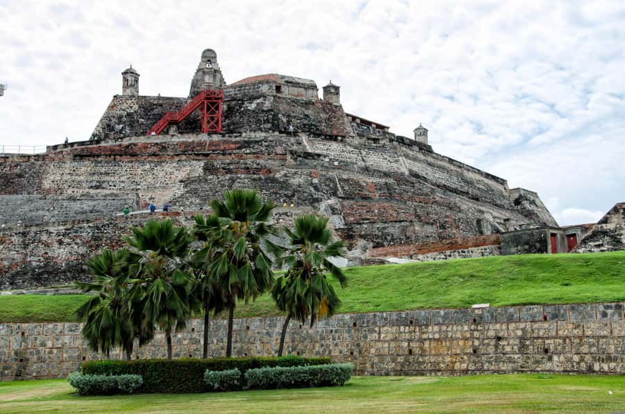 Cartagena: Complete Tour "San Felipe Castle, Popa and Getsemaní". - Getsemaní and the neighborhood angle you may miss on your own