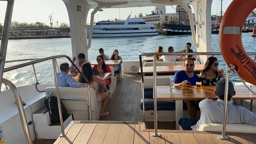 Cartagena: Cruise by the Bay with Dinner and Wine - Cartagena by Night From a Yacht: Why This Cruise Feels Different