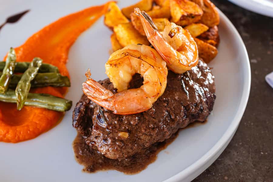 Cartagena: Cruise by the Bay with Dinner and Wine - Price and Taxes: What $70 Really Means at the Pier