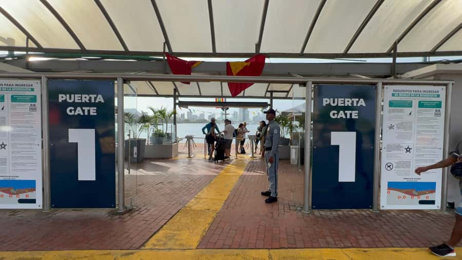 Cartagena de Indias: Pasadia 5 Islas del rosario and Baru boat trip - What to pack (and what rules to respect) for a smoother day