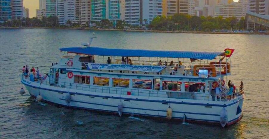 Cartagena de Indias: Sunset Cruise Open Bar with Dance Show - Dance show energy, then dance class: the fun switch