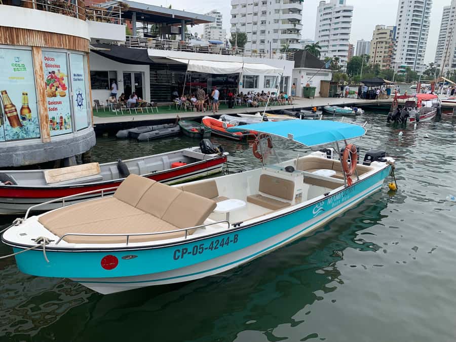 CARTAGENA, EXCLUSIVE launch for Rosario and Baru Islands - 3) The boat setup you’ll actually notice: shade, seats, and comfort