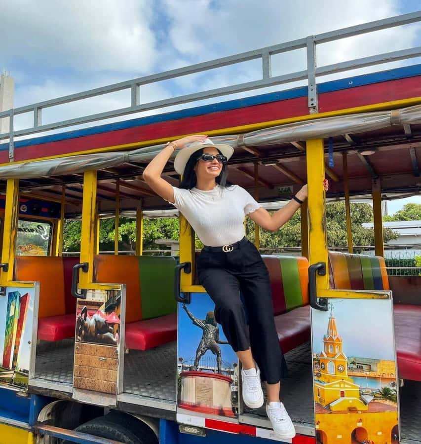 Cartagena: Explore with a city tour aboard a typical "chiva". - San Felipe Castle de Barajas: where the tour turns serious