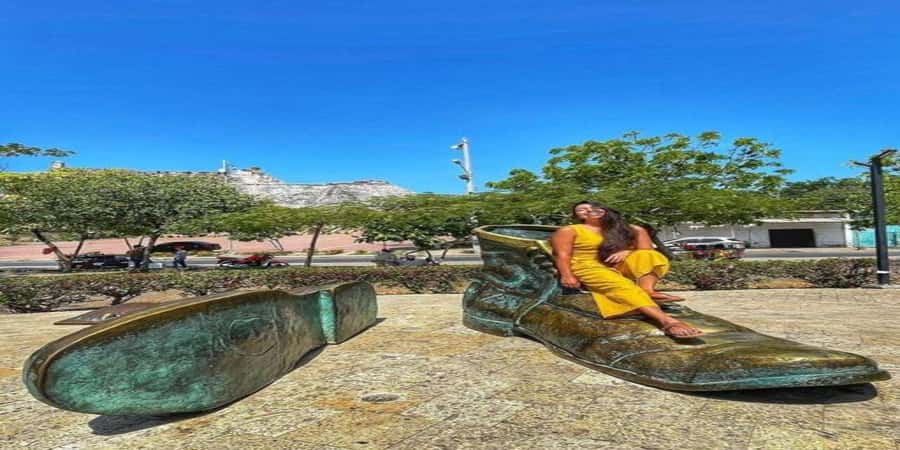 Cartagena: Explore with a city tour aboard a typical "chiva". - Comfort in Cartagena heat: what to bring and how to plan
