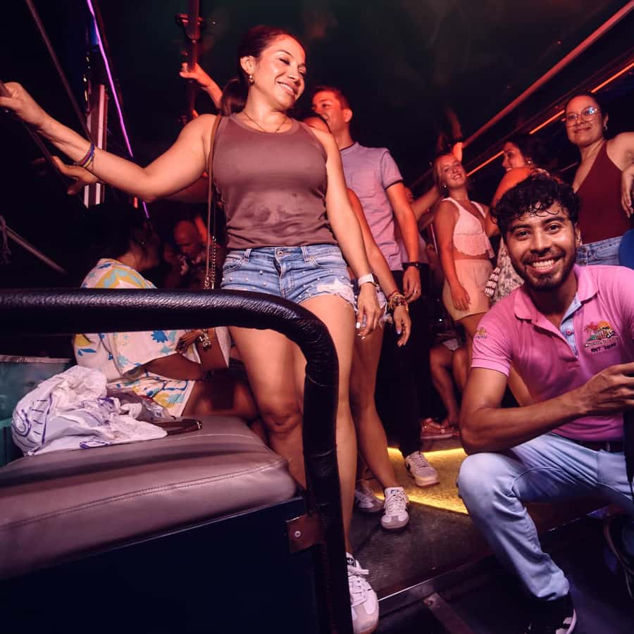 Cartagena: Funny PartyBus with dance floor and good music! - Pickup and Getting On: Where the Night Starts