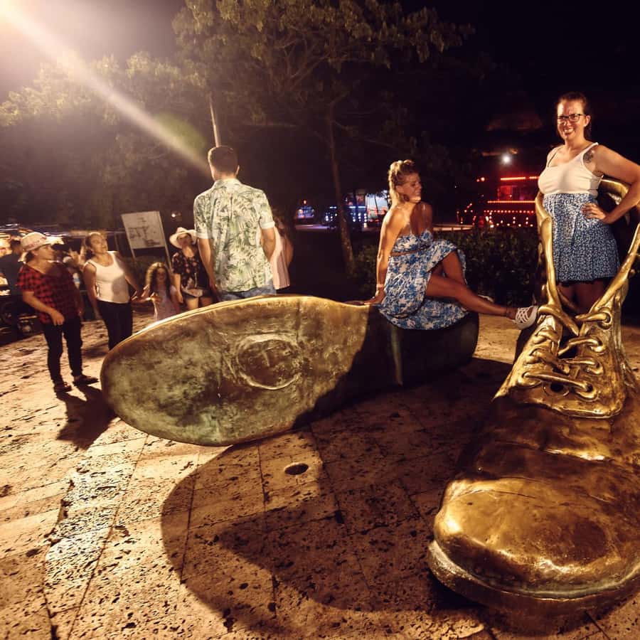 Cartagena: Funny PartyBus with dance floor and good music! - The Getsemaní Dance Show Finish: Where the Tour Turns Into a Night