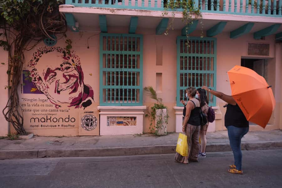 Cartagena: Gabriel García Márquez Private Walking Tour - Start strong: pickup zones and the Cervantes square kickoff