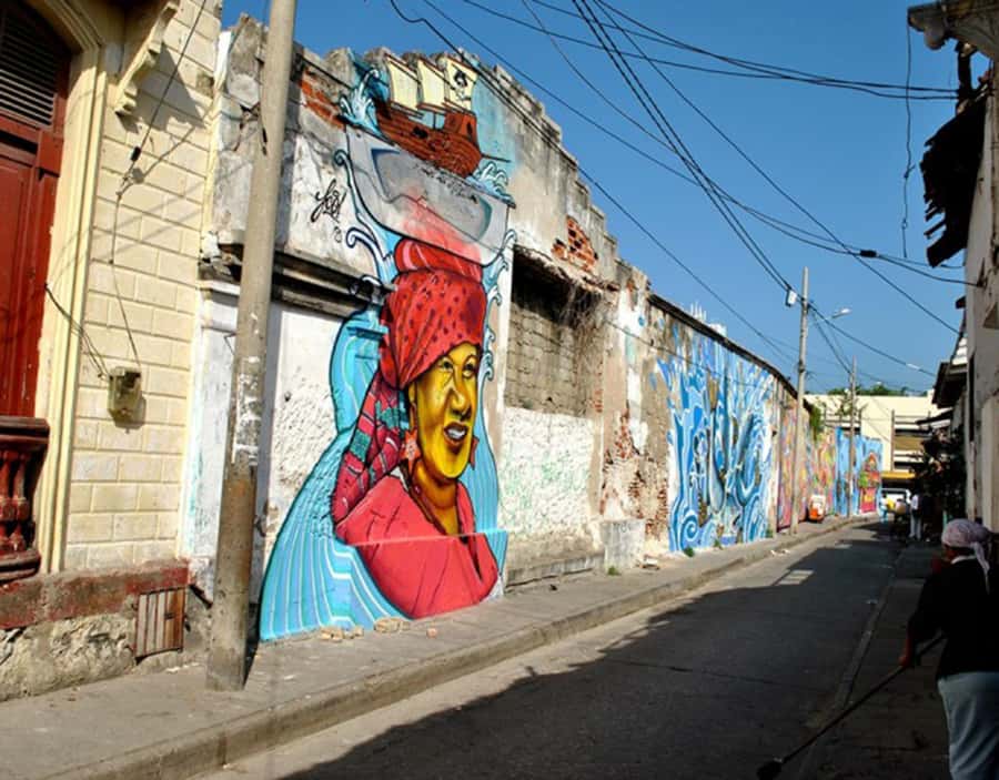 Cartagena: Graffiti Tour in Getsemani - Centenary Park Finish and a Traditional Snack