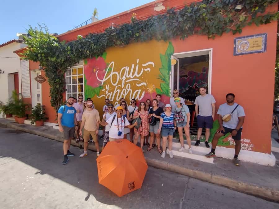 Cartagena: Historic Center and Getsemaní Shared Walking Tour - The museum stops that help you plan your next visits