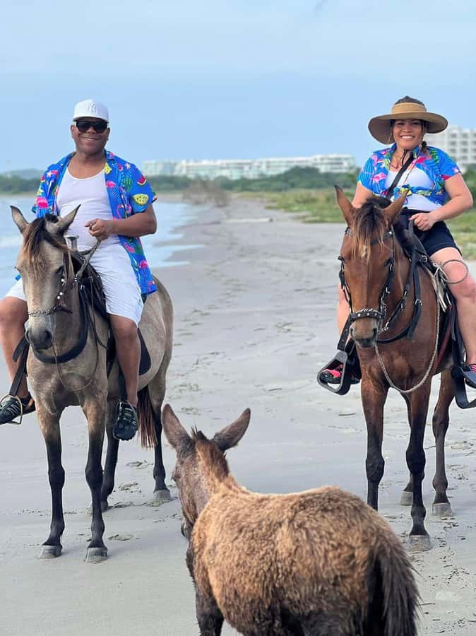 Cartagena: Horseback Ridding Excursion on the Beach - Small group pace: better than a crowded ride