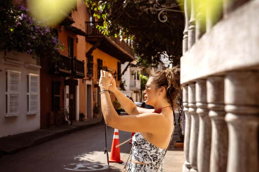 Cartagena Instagram Mobile Workshop: Scenic and Trendy Shots - Optional Palenqueras portraits: when extra cash is actually worth it