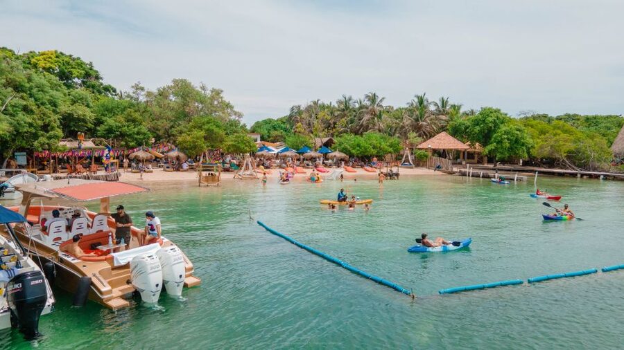 Cartagena: Islabela Islands Boat Trip with Lunch & Cocktail - Kayaks, yoga days, and how to actually use the included activities
