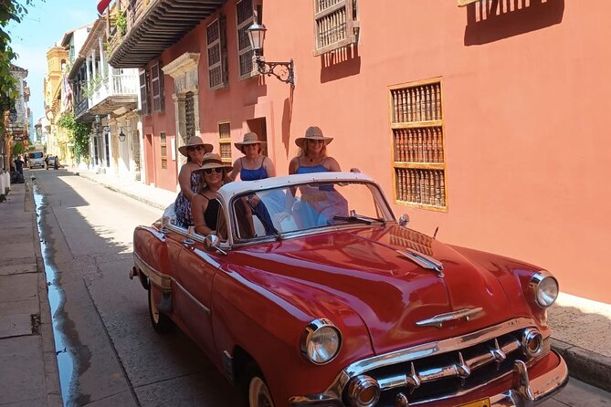 Cartagena Luxury Classic Car Tour + Bilingual Historian Guide - Your 90-minute route: what each stop gives you (and what it won’t)
