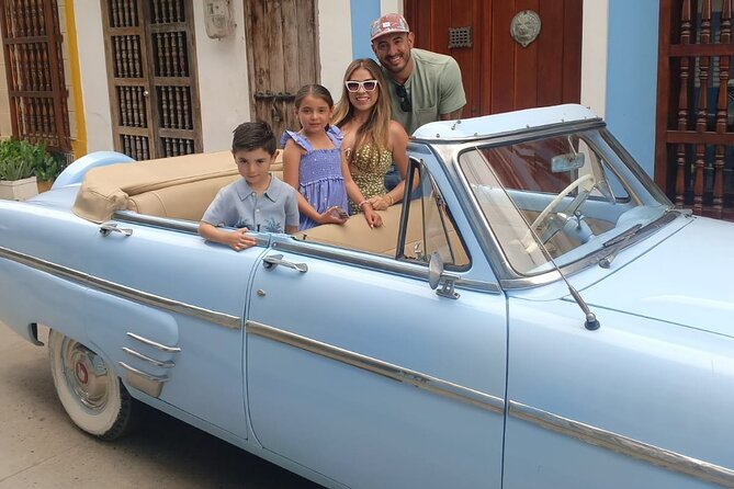 Cartagena Luxury Classic Car Tour + Bilingual Historian Guide - Who this tour fits best