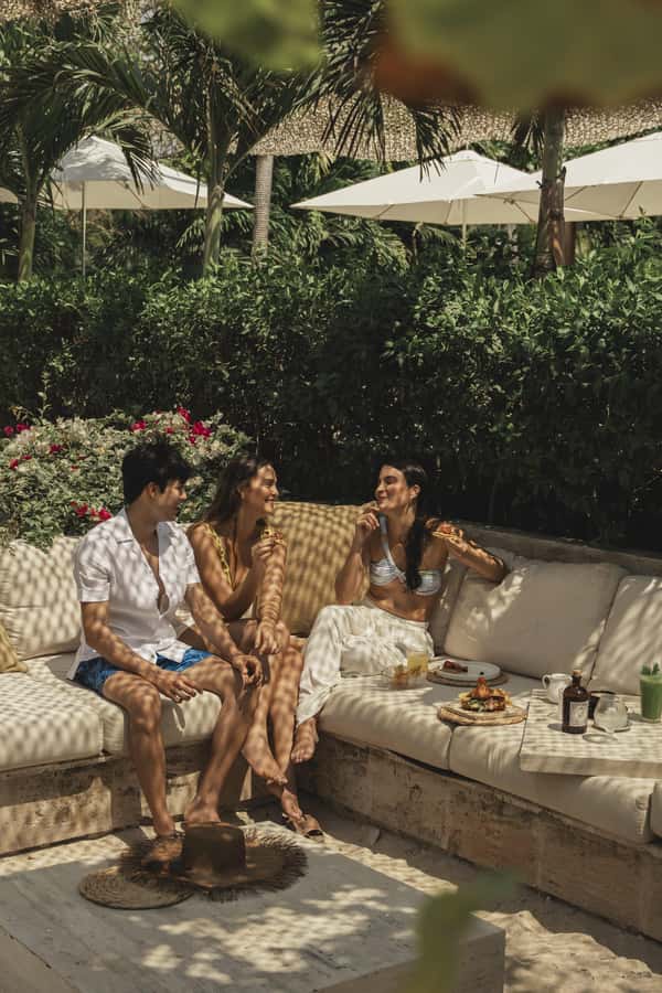 Cartagena: Makani Luxury Beach Club Day Pass - Upgrades that change the vibe: Mahalo Pool, daybeds, lounge, viewpoint, Jacuzzi