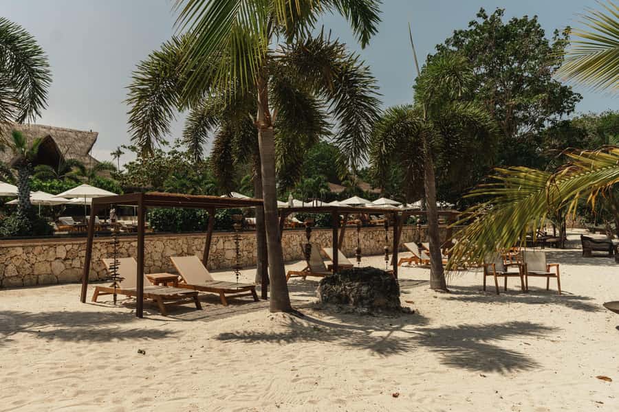 Cartagena: Makani Luxury Beach Club Day Pass - Wellness and activities: yoga, dance spot, fitness class, tantra