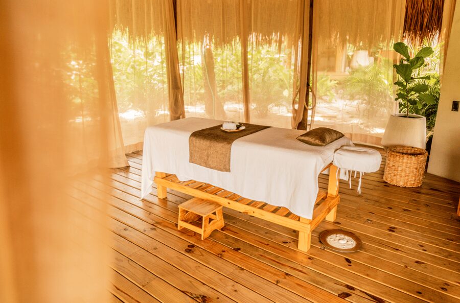 Cartagena: Makani Luxury Beach Club Day Pass - Practical tips: what to bring and what to skip