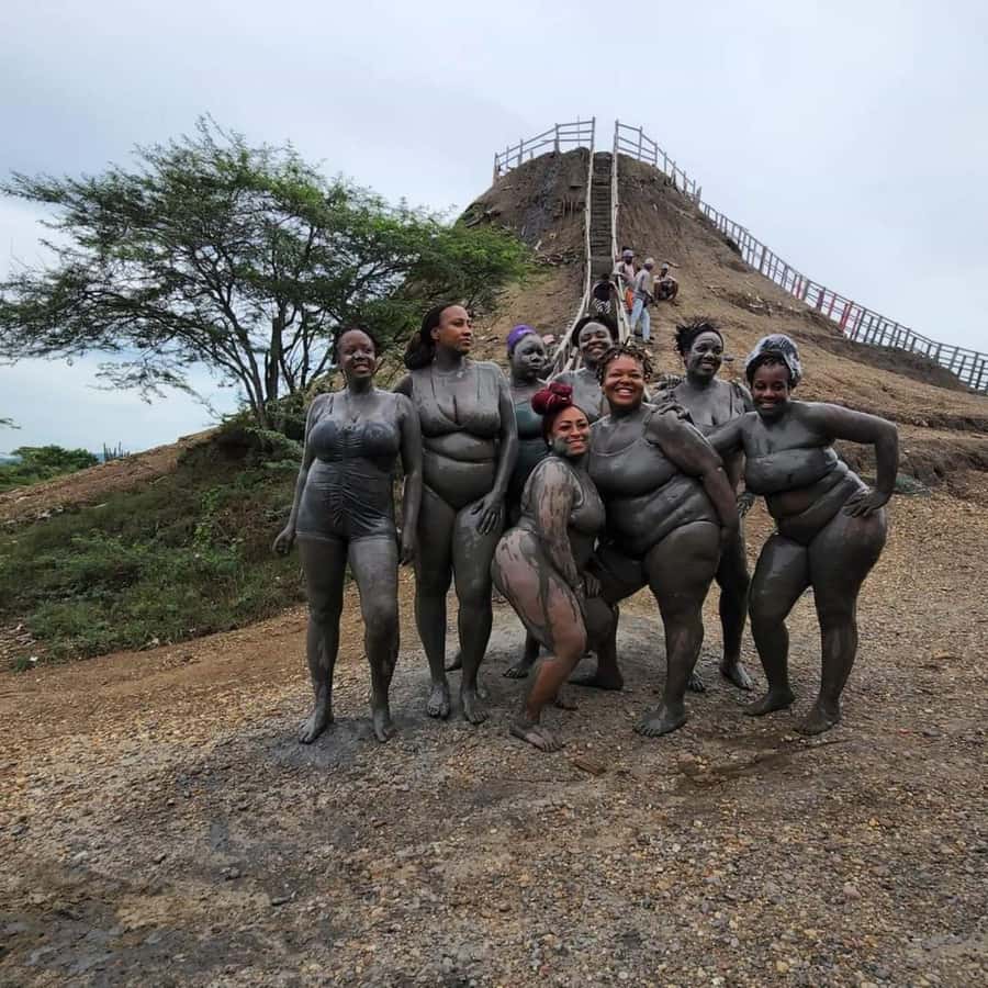 Cartagena: Mud Volcano Tour with Lunch, Pool, and Beach - The schedule in plain terms: pickup, mud, beach, lunch, back to Cartagena