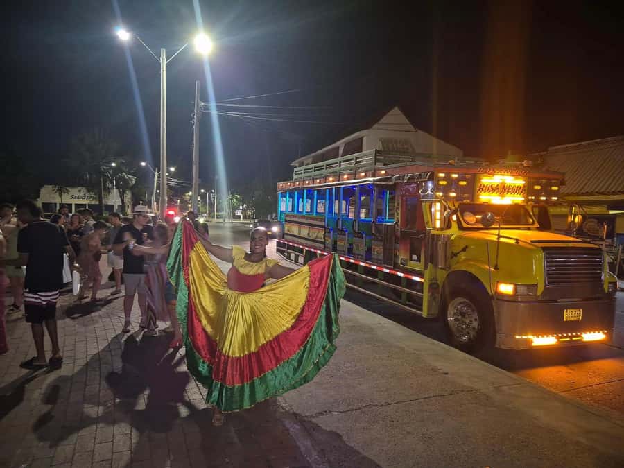 Cartagena: Night party in authentic Colombian chiva with entertainer - The landmark plan: Old Shoes, Cartagena Letters, and San Felipe Castle