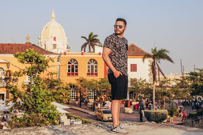 Cartagena Photo Experience - Plaza de la Aduana: More Structure, More Character