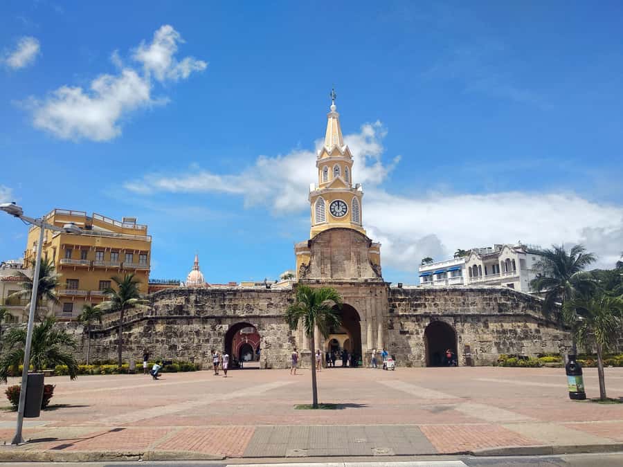 Cartagena: Private City Tour in an Air-Conditioned Vehicle - Manga, the Bay, and Early-1900s Mansions: Start With the Wider View
