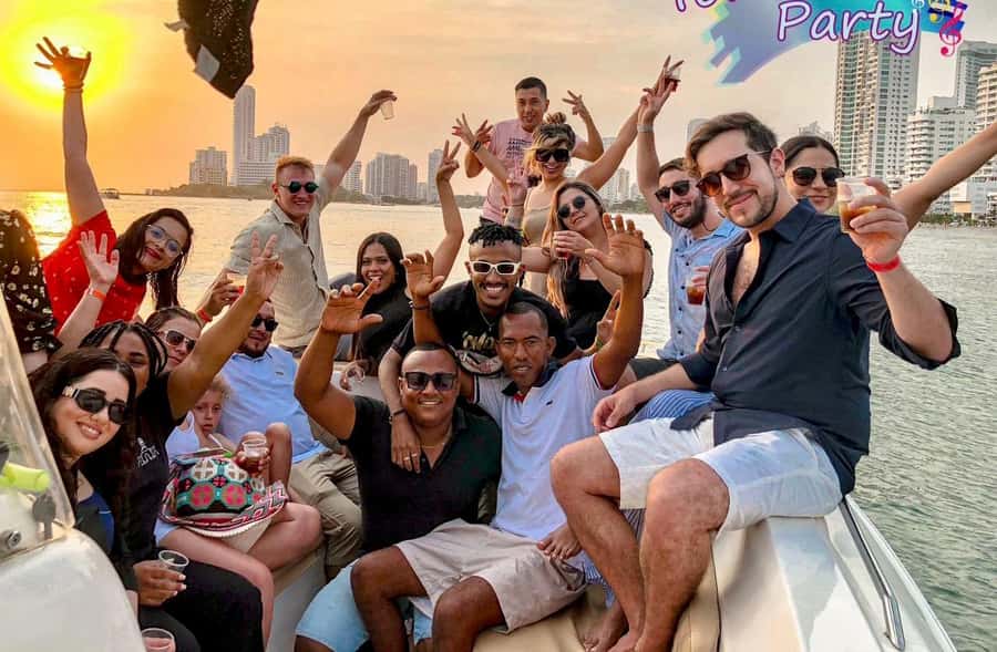 Cartagena: Private Sunset and Night Boat Tour - Private sunset cruise in Cartagena: what it really feels like