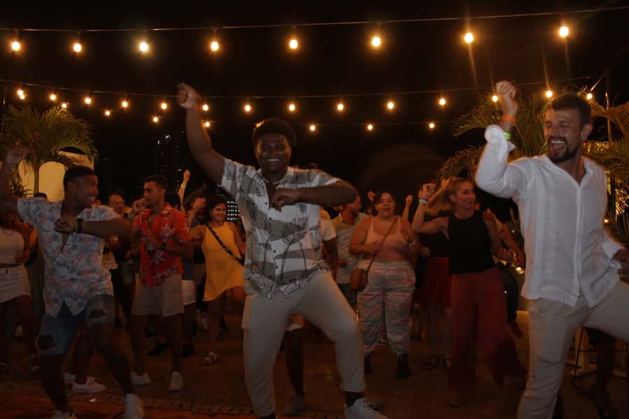 Cartagena: Pub Crawl with Dancing Lessons and Free Shots - A 6-hour Cartagena night plan that feels organized