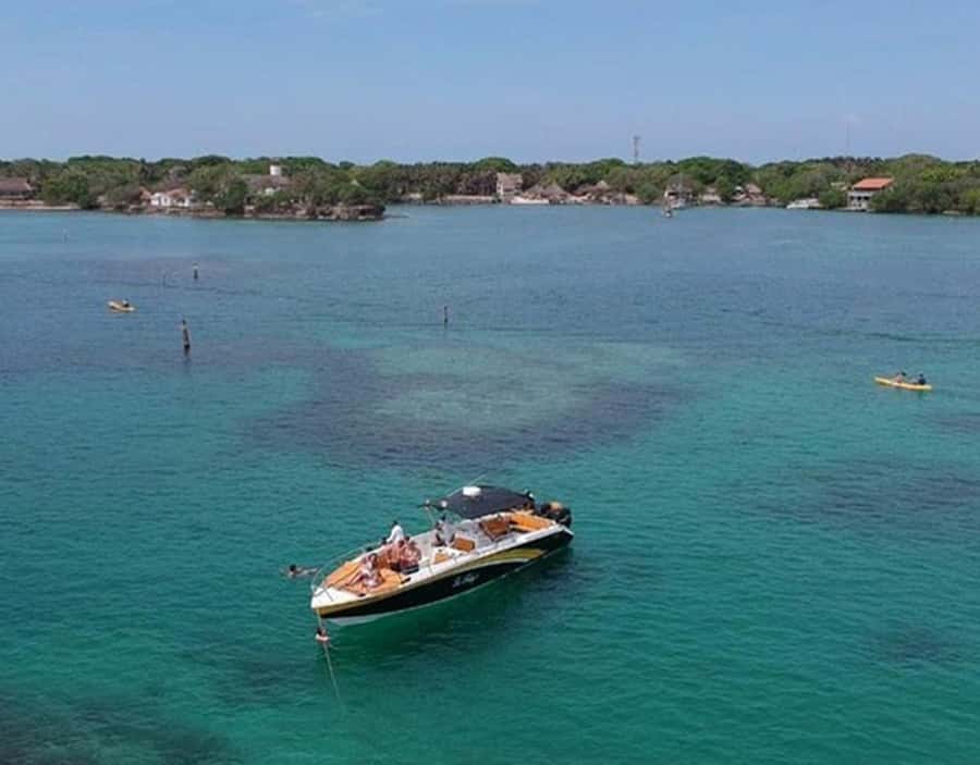 Cartagena: Rosario Islands Private Boat Tour - Playa Grande snorkeling: reef time with masks and safety guidance
