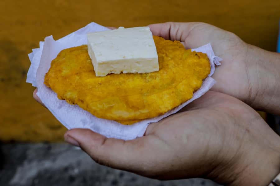Cartagena: Street Food Walking Tour - Where It Starts: Loncheria Polo Norte and Easy Old-City Access