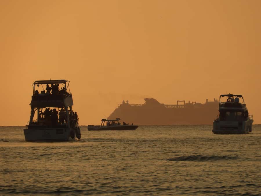Cartagena: Sunset baytour with Dj, drinks and disco - FAQ