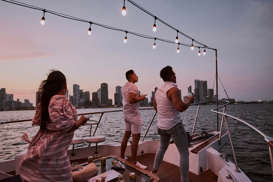 Cartagena: Sunset Cruise with Open Bar - Key Things to Know Before You Go