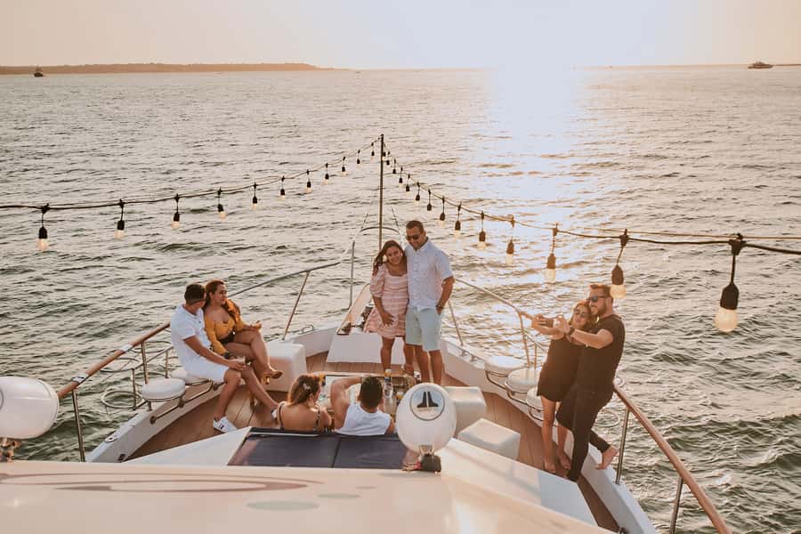 Cartagena: Sunset Cruise with Open Bar - Cruise Overview: 90 Minutes That Actually Uses the Time