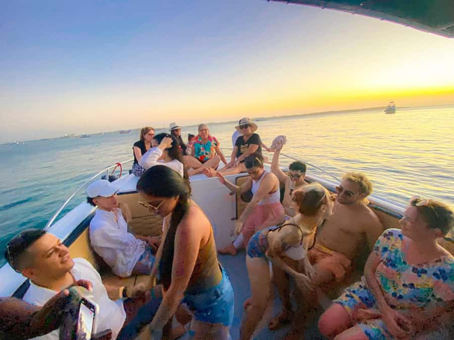 Cartagena: Sunset in boat in the bay with music and liquor - A realistic expectation check