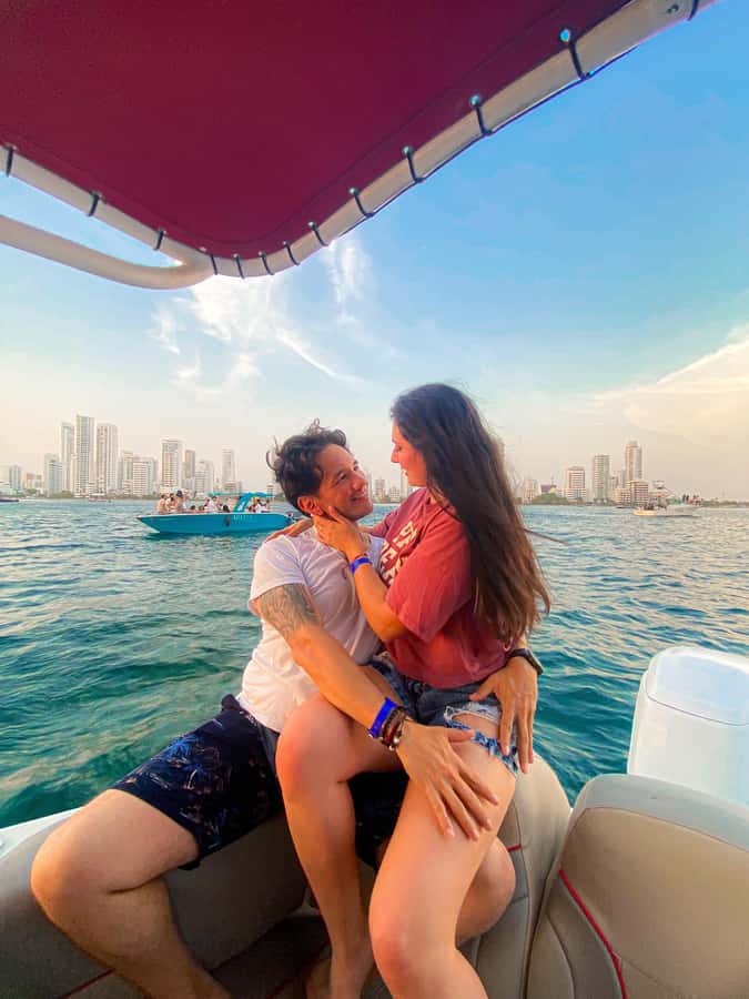 Cartagena: Sunset in boat in the bay with music and liquor - Where the tour starts: Muelle de los Pegasos and the 17:00 departure