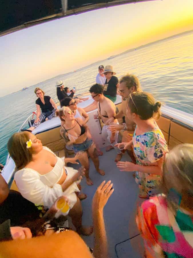 Cartagena: Sunset in boat in the bay with music and liquor - Getting out on the water: that first cruise segment