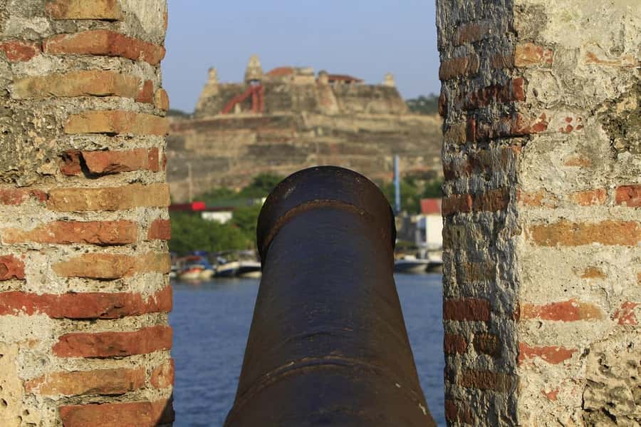 CARTAGENA: The Best CITY TOUR of my Magical City - San Felipe Fort: Quick Guided Time With Big Panoramas